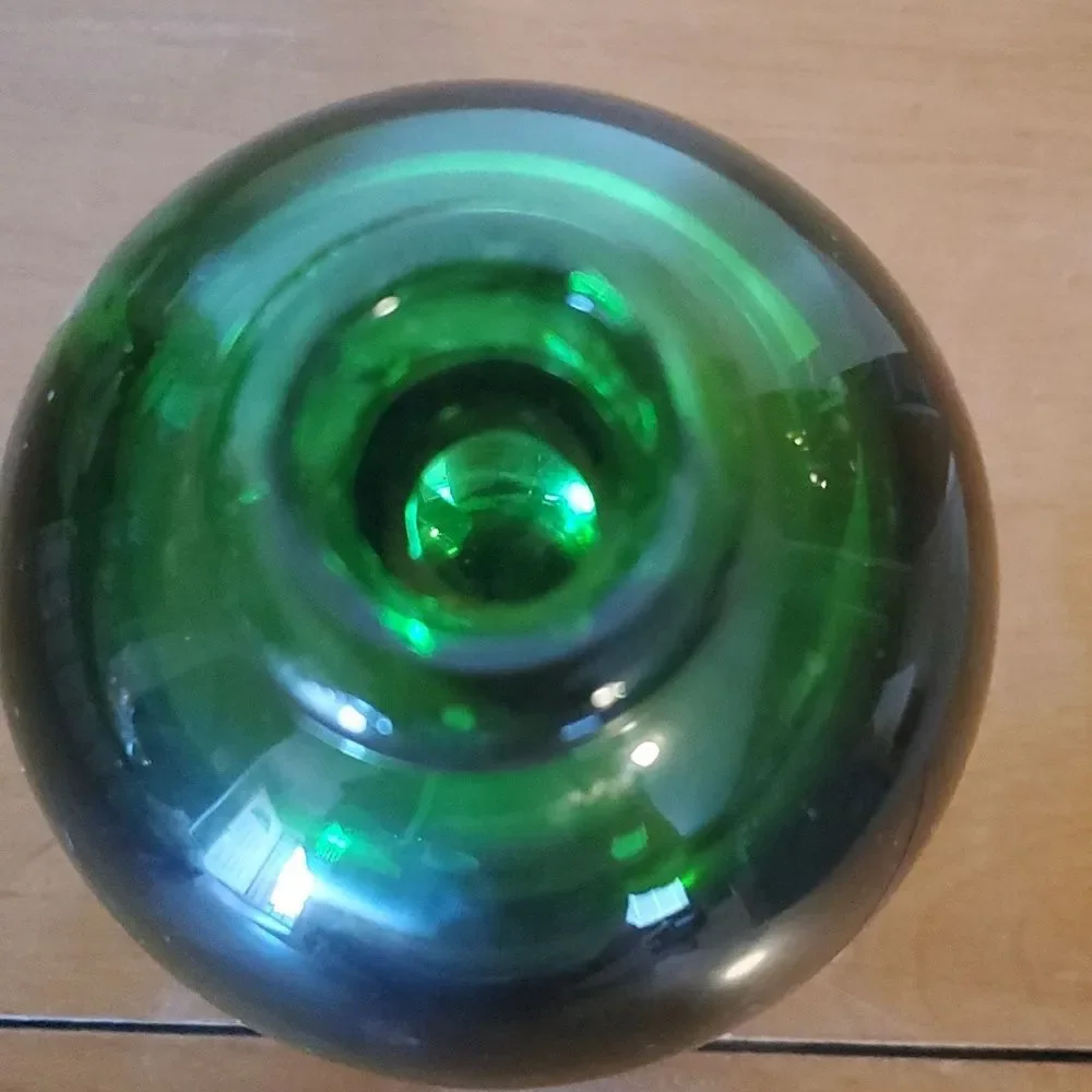 Gorgeous Designs Green Glass Vase – Leaf Motif – 6